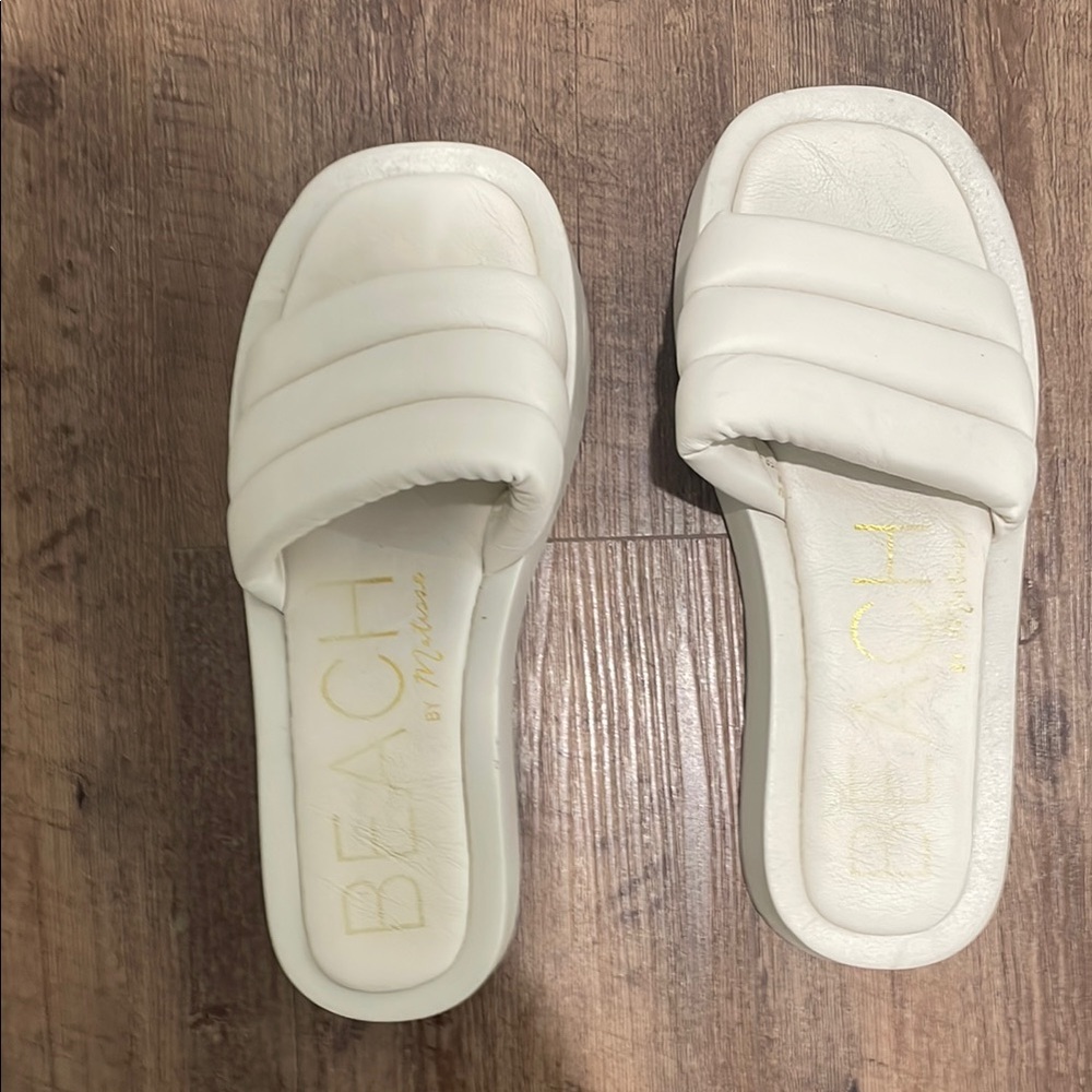 White Open-Toe Sandals with Quilted Design
